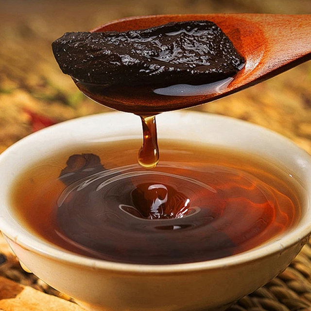ປັກກິ່ງ Tongrentang Zhenhuang Polygonatum Jiuhuashan ຜະລິດຕະພັນທີ່ແທ້ຈິງຢ່າງເປັນທາງການສາມາດໄດ້ຮັບການປະສົມກັບຊາສຸຂະພາບຂອງຜູ້ຊາຍແລະແຊ່ນ້ໍາໃນ.