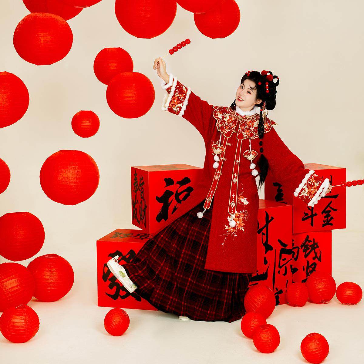 迷仙纪2024新款汉服女毛呢圆领披袄大衣冬季国风日常新年战袍拜年,淘宝优惠券,粉丝福利购,淘宝优惠卷