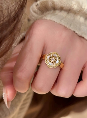 Young复古宫廷布布风白贝壳蔷薇花吊坠项链镶嵌天然白贝母戒指女