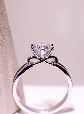 直播仿莫桑丝带镂空克拉Young