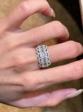 Young网红lulu同款蕾丝花边T方钻戒指女璀璨百搭花瓣满钻排戒指环