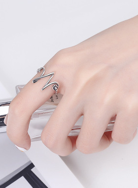 云尚服饰纯银S925戒指字母W钩针带线泰银复古潮人关节食指戒女