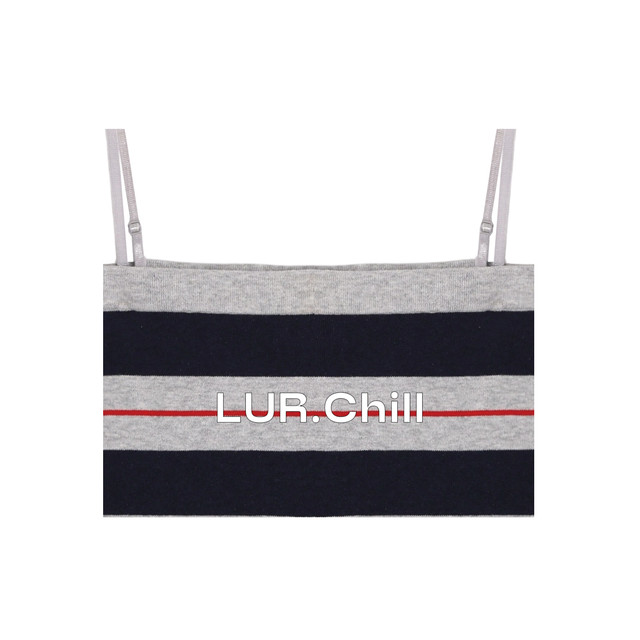 Camisole ຊັ້ນລຸ່ມແບບກະທັດຮັດທີ່ມີເສັ້ນຕັດກັນແລະສີທີ່ກົງກັນຂ້າມ