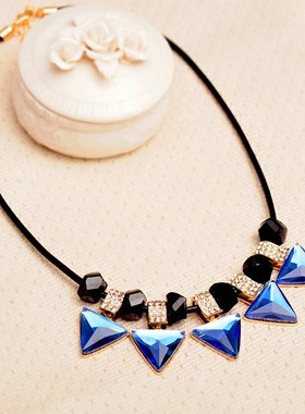 欧范潮品配饰 闪亮三角水晶夸张装饰首饰短款锁骨项链女饰品颈链