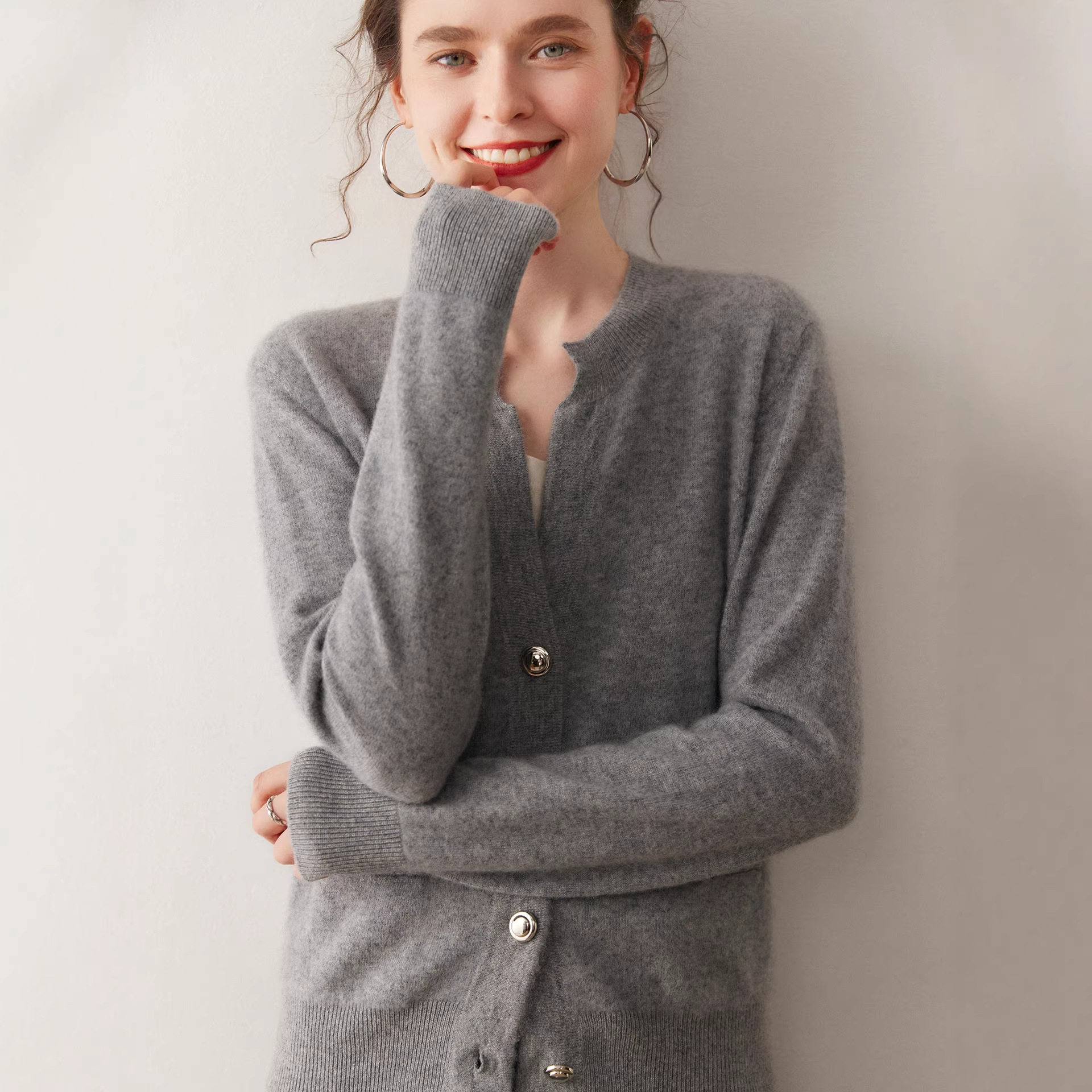 2026春新款圆领羊绒针织开衫女短款小个子老钱风外搭毛衣外套,淘宝优惠券,粉丝福利购,淘宝优惠卷