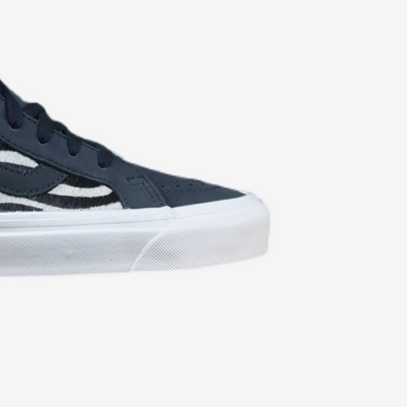 Vans/范斯男女新款斑马纹复古高帮耐磨运动休闲板鞋 VN0A38GF4ZD - 图2