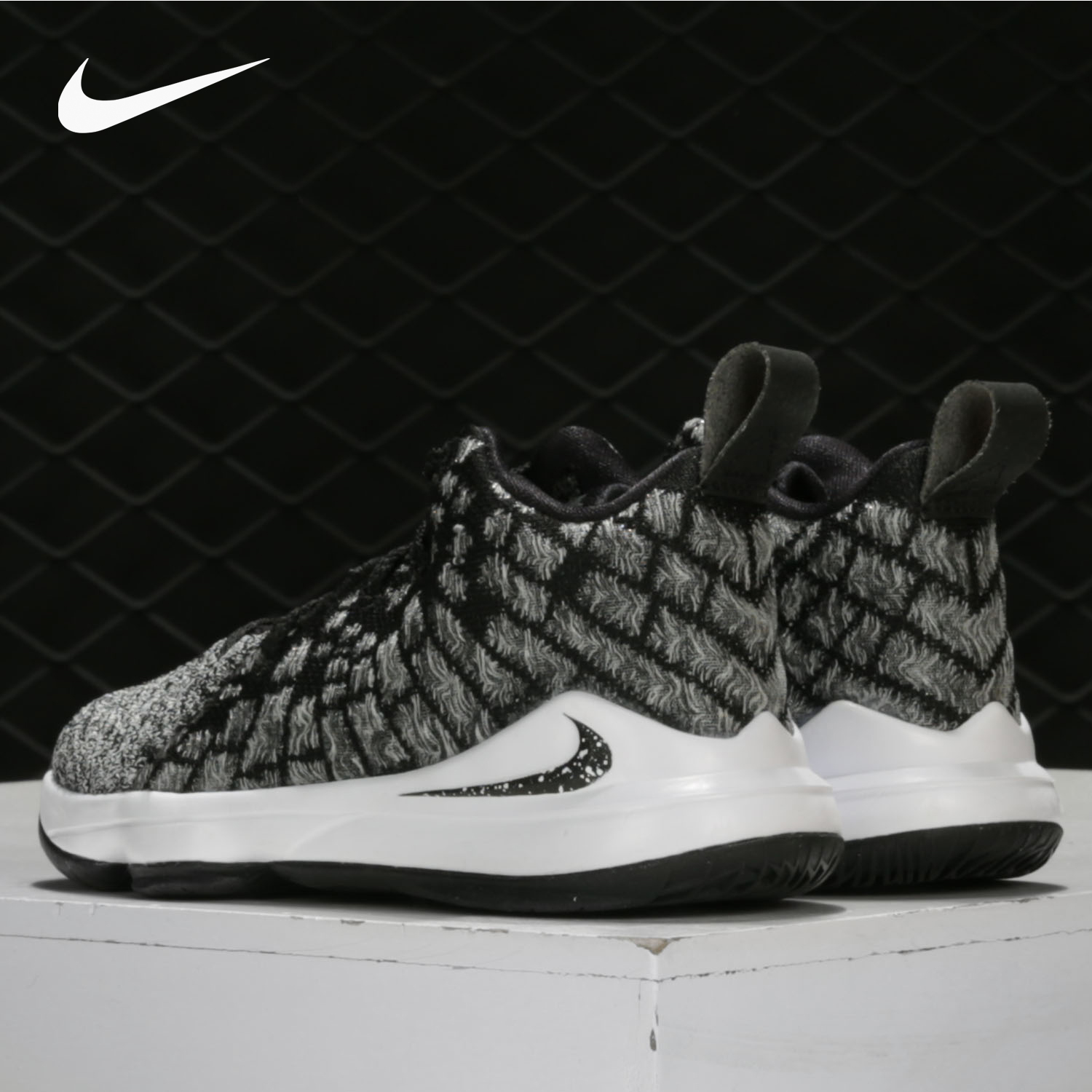 Nike/耐克正品2019新款LEBRON XVII(PS)幼童减震耐磨运动鞋BQ5595 - 图2