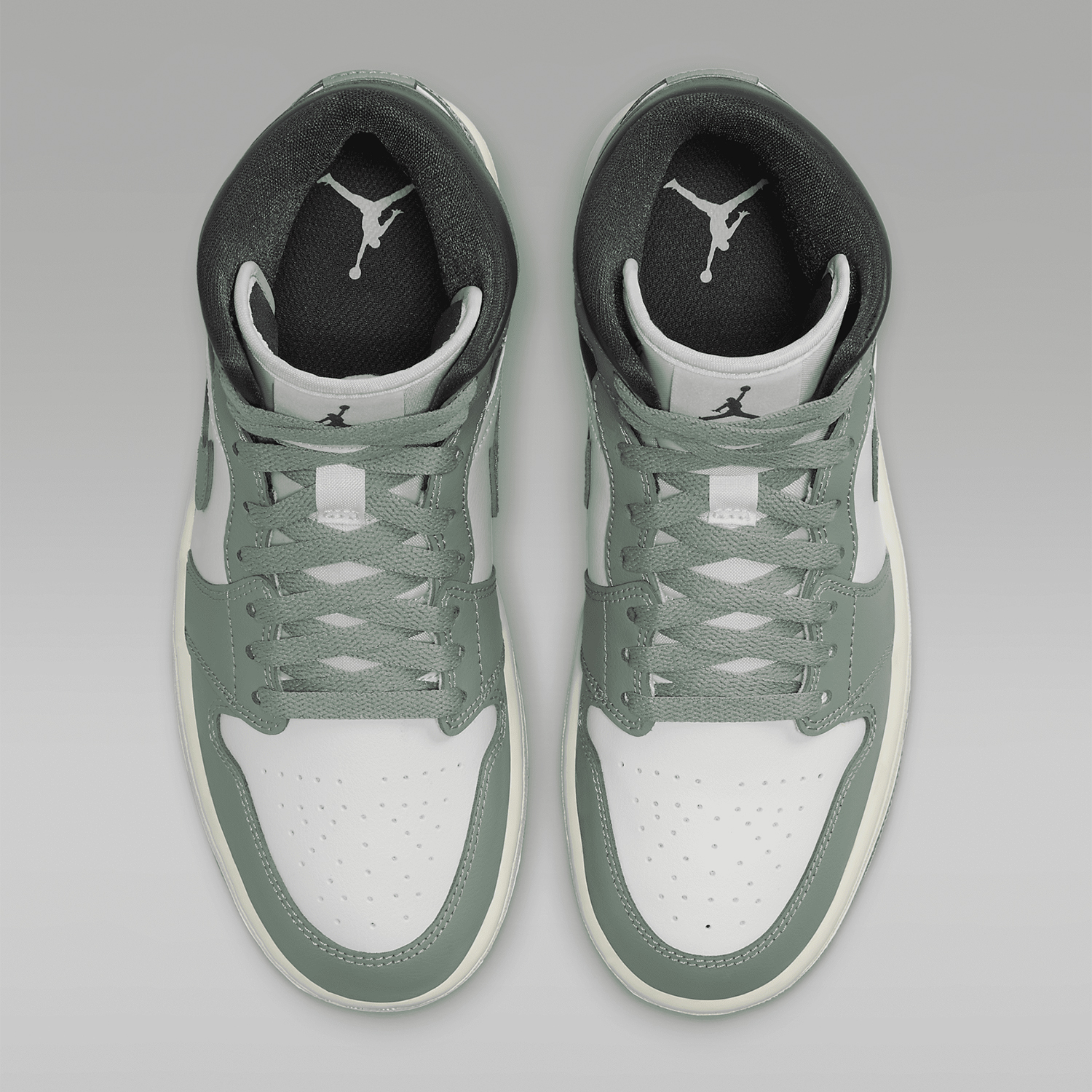 Nike/耐克正品Air Jordan 1 Mid女士运动缓震板鞋BQ6472-130 - 图2