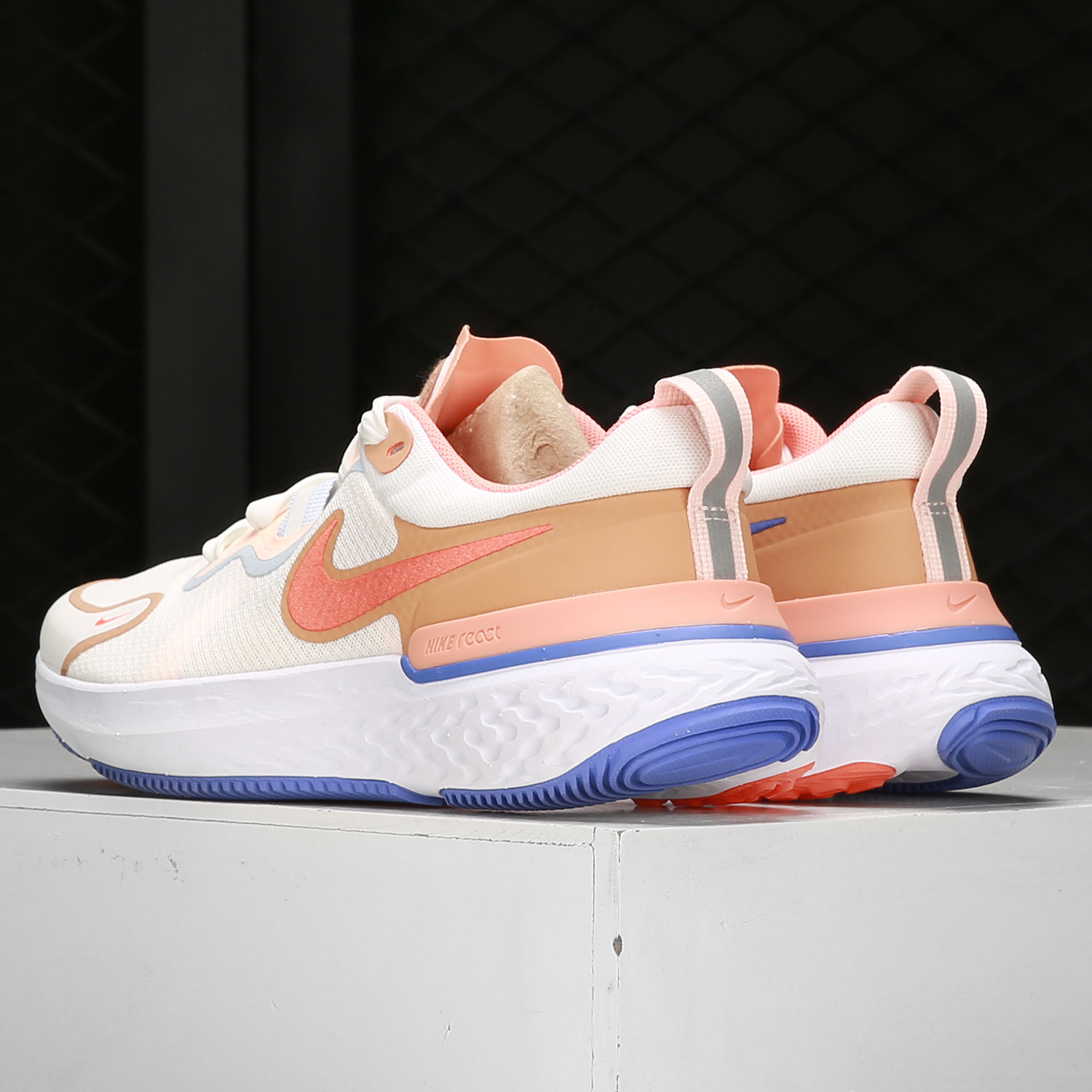 Nike/耐克官方正品 REACT 男女减震耐磨低帮运动跑步鞋DD8502-181 - 图0