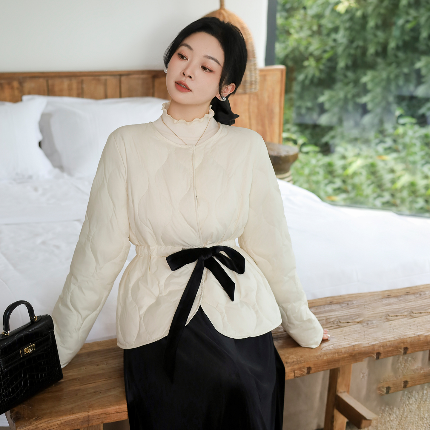 DM100大码百分百女微胖mm冬季气质丝绒带收腰显瘦轻薄短款羽绒服 - 图0