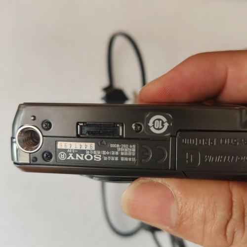 索尼DSC-W300 WX1 T20 T100 N1 N2 W55P100P150W50 W70原装数据线 - 图1