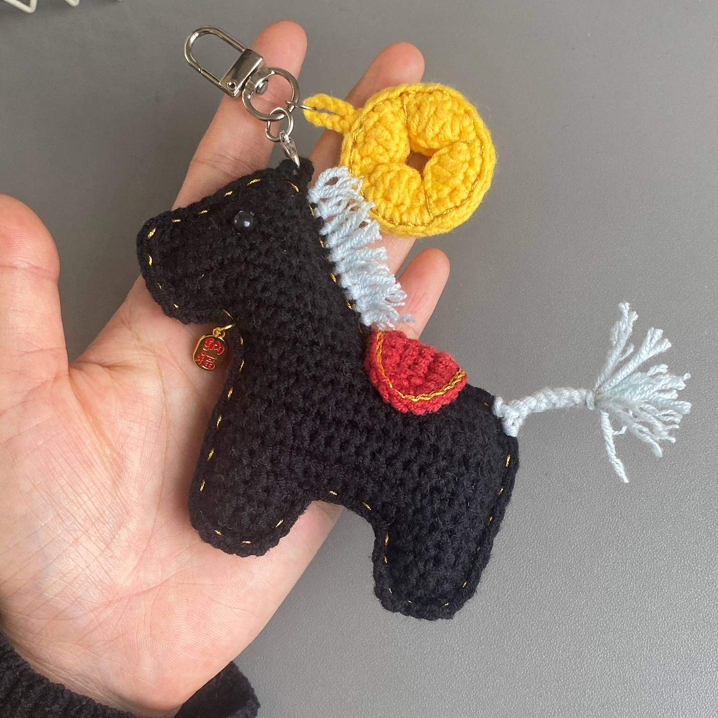 手工钩织马上有钱本命年小马毛线材料包成品钥匙扣包挂饰精美礼物,淘宝优惠券,粉丝福利购,淘宝优惠卷