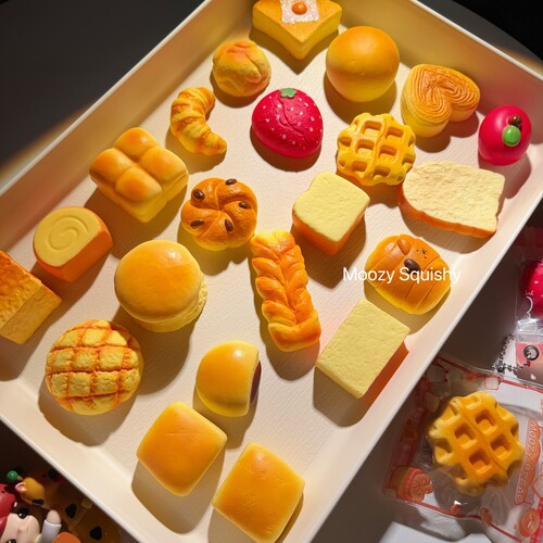 慢回弹玩具捏捏乐面包吐司巧克力派菠萝包小慢仿真食物squishy - 图1