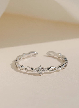 简约四叶草戒指女生时尚小清新韩版通勤锆石开口可调节指环新款潮