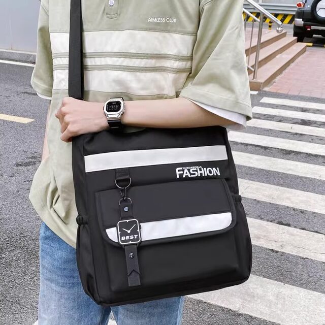 Girls' large capacity canvas bag for middle school students to carry in class