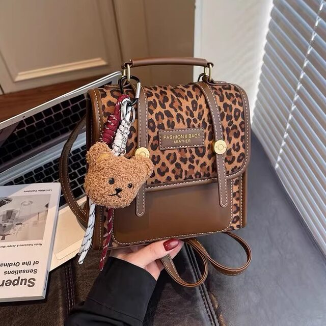 Backpack for women travel lightweight high-looking 2025 new niche design high-end street trend student school bag