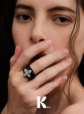 KEYT原创“old money”黑色十字锆石圆弧戒指