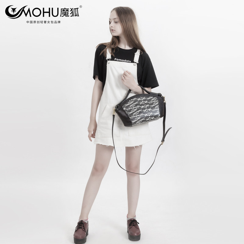 真皮鳄鱼纹新款贝壳包单肩斜饺子包 魔狐女士包袋