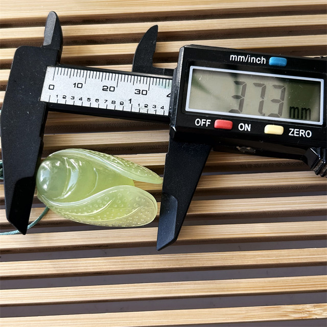 Natural Xiuyan jade pendant, blockbuster jade cicada pendant, authentic male and female Xiuyan jade 180 material cicada jade pendant