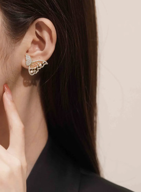 银针微镶蝴蝶双层戴耳环