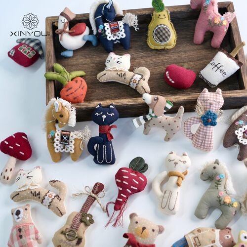 【心悠】森系手工布艺配饰复古小马可爱玩偶刺绣小熊文艺风配件 - 图1