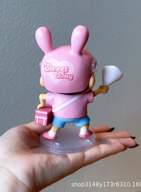 蜡笔小新送花情人节礼品磁吸头盔摆件家居桌面装饰品送女生小礼物