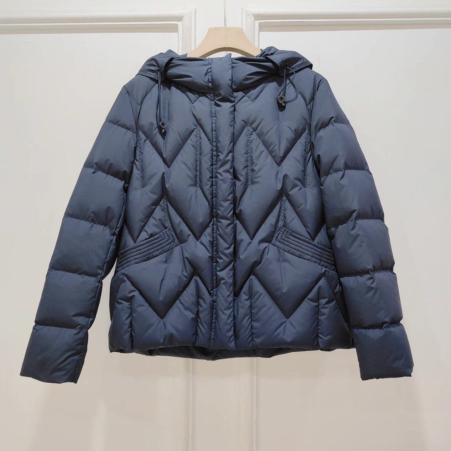 紫萱雅MBY25D161锦彧2025冬季休闲时尚显瘦保暖连帽白鸭绒羽绒服