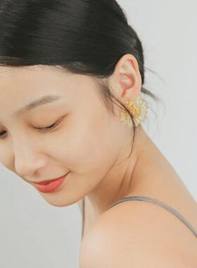 显脸小耳钉树脂清纯森系少女