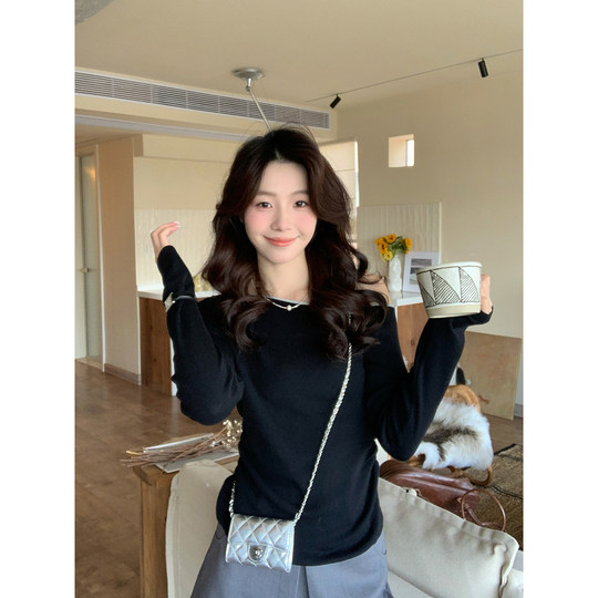 Even Yiwen color matching memory Korean style high-tech contrasting color stitching temperament slanted shoulder thin long-sleeved knitted sweater