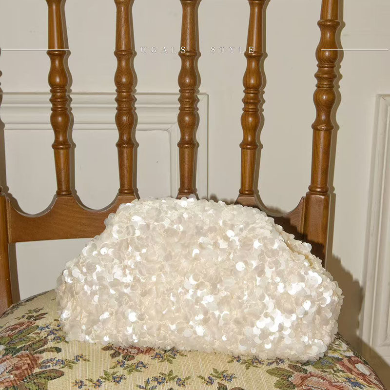 UGALS秋冬法式复古小众鱼鳞亮珠片云朵饺子时尚百搭手拿斜挎小包,淘宝优惠券,粉丝福利购,淘宝优惠卷