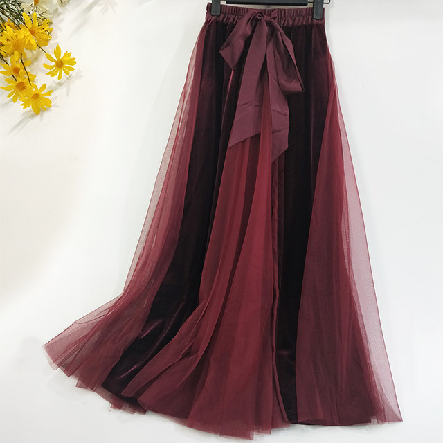 Elegant long skirt with mesh and velvet