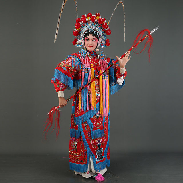 Ping Liyuan, a small opera girl, a Peking opera girl, a reformed girl