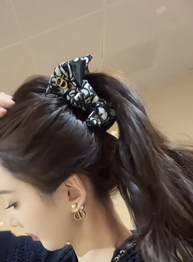 韩版新款11cm东大门黑白蝴蝶结香蕉夹洋气好看发夹女2025新款发饰