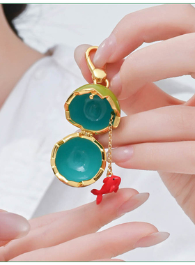 彩釉可打开椰子球红色小鱼项链