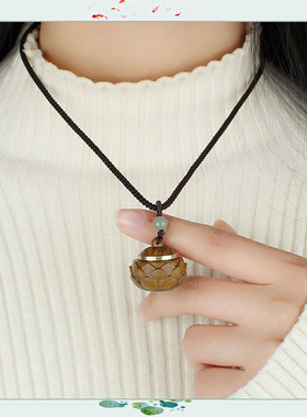 国风小清新手作绿檀木镂空可打开香薰囊长项链木质扩香毛衣链新款