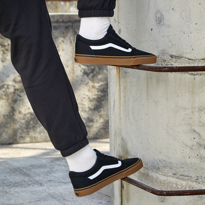  VANS帆布鞋