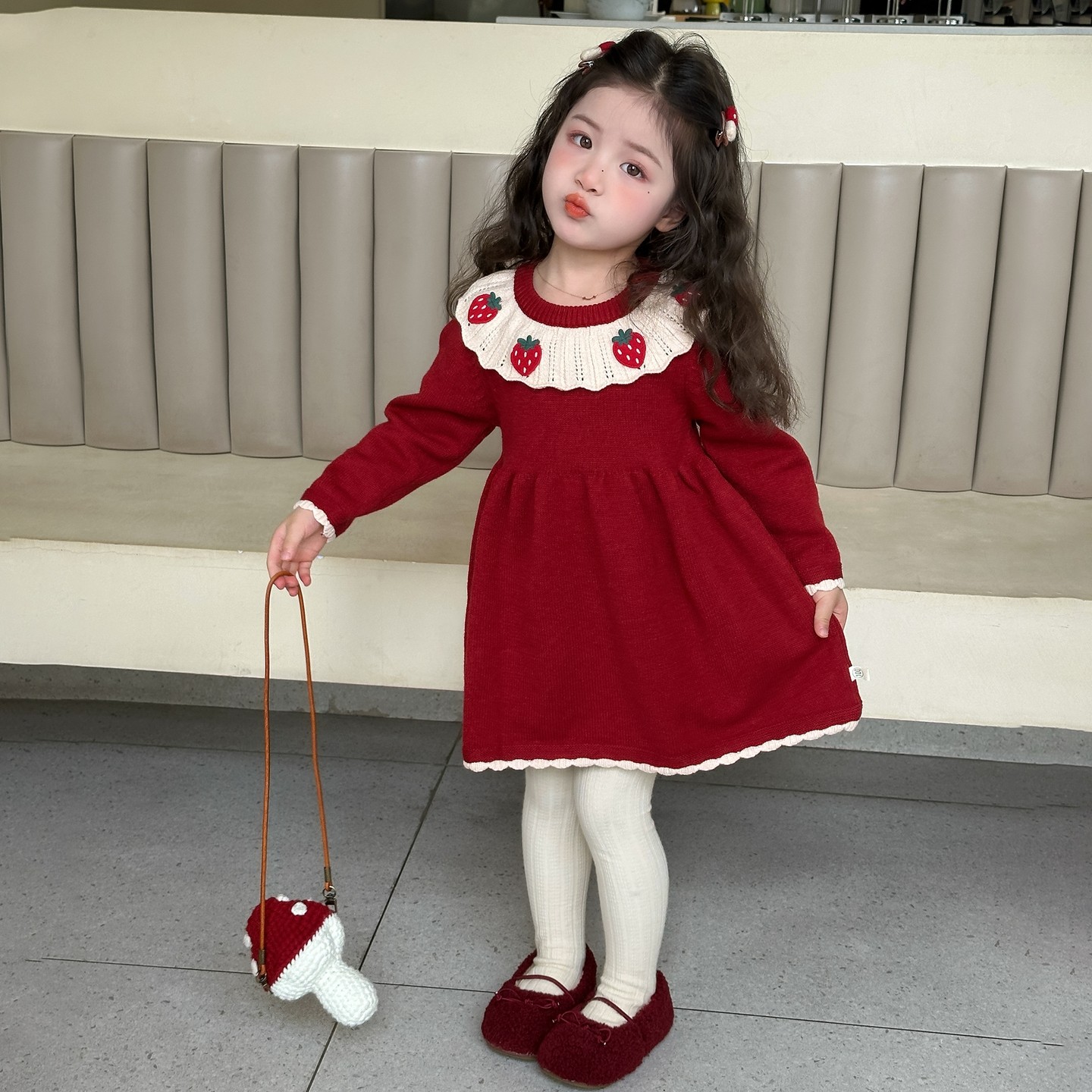 女童针织连衣裙秋冬季2025新款儿童红色女宝宝草莓毛衣裙子拜年服,淘宝优惠券,粉丝福利购,淘宝优惠卷
