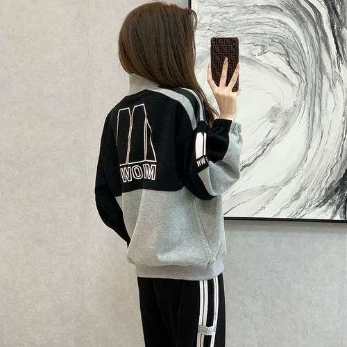 Спортивный костюм, модный комплект, коллекция 2023, в корейском стиле, по фигуре, в западном стиле