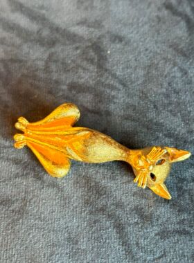 KY vintage 坐姿猫狗胸针镀金重工磨砂可爱百搭立体纹路中古独特