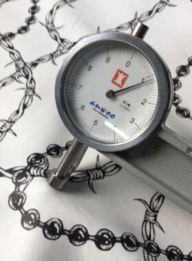 意大利白色山羊皮 铁丝网/黑白格子 1.0mm 约5-6尺 原版皮 68/张