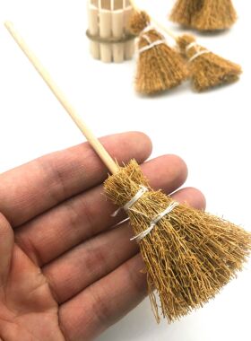 Dollhouse1:12娃娃屋微缩食玩场景模型 小布娃娃屋配件扫把扫帚