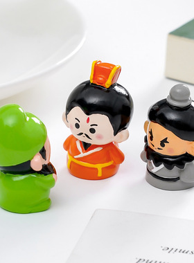 可爱萌版桃园三结义刘关张公仔萌粒 diy装饰品配件车载桌面小摆件