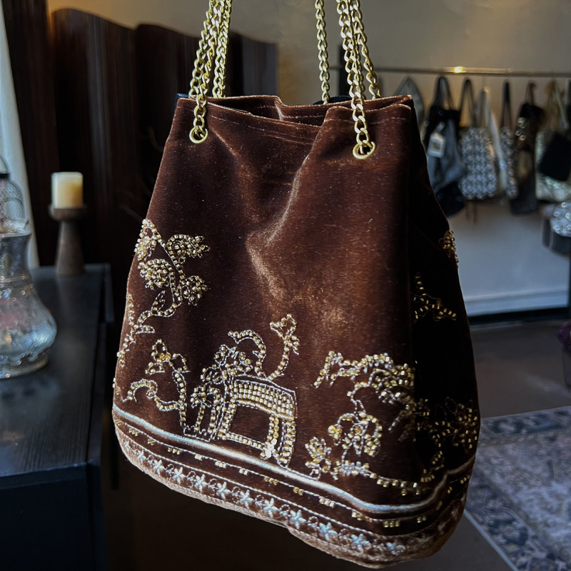 黑色丝绒刺绣单肩包女2025秋季新款时尚百搭小方包文艺复古斜挎包,淘宝优惠券,粉丝福利购,淘宝优惠卷