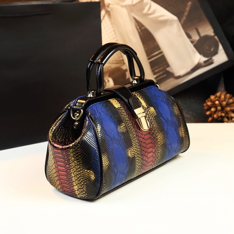 2022新款欧美蛇纹单肩夹子斜挎包 梦琳凯女士包袋
