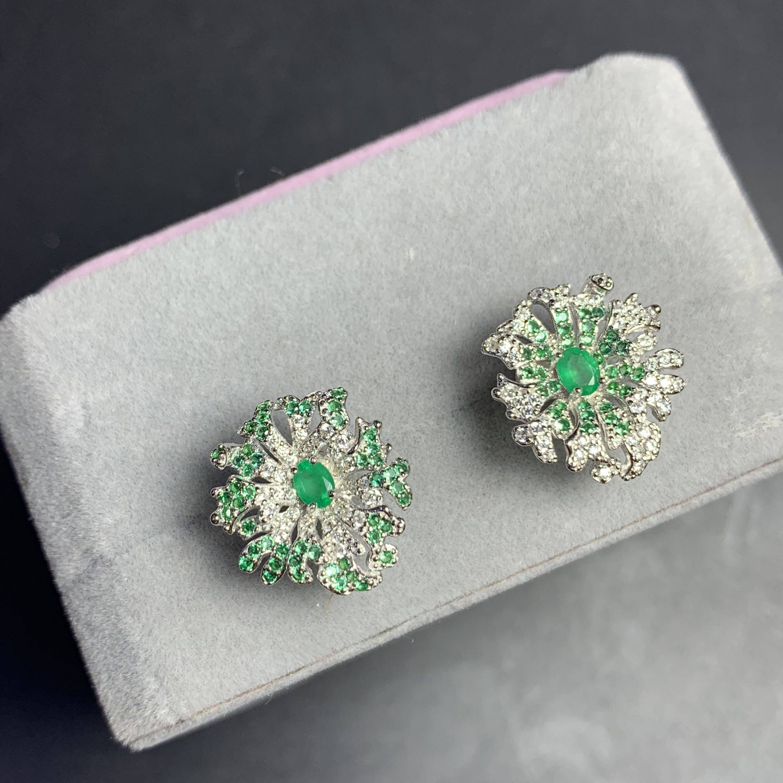 新款特惠925银镀白金天然祖母绿耳钉 石3*4MM不对称的美,淘宝优惠券,粉丝福利购,淘宝优惠卷