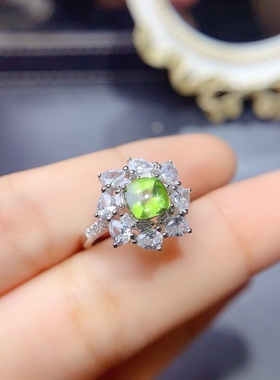新款天然橄榄石糖塔戒指 晶体干净颜色美丽 石方6mm925银精工镶嵌