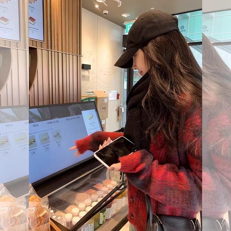 韩系氛围感新年红色格纹毛衣女2026年春季慵懒巨好看v领针织开衫,淘宝优惠券,粉丝福利购,淘宝优惠卷