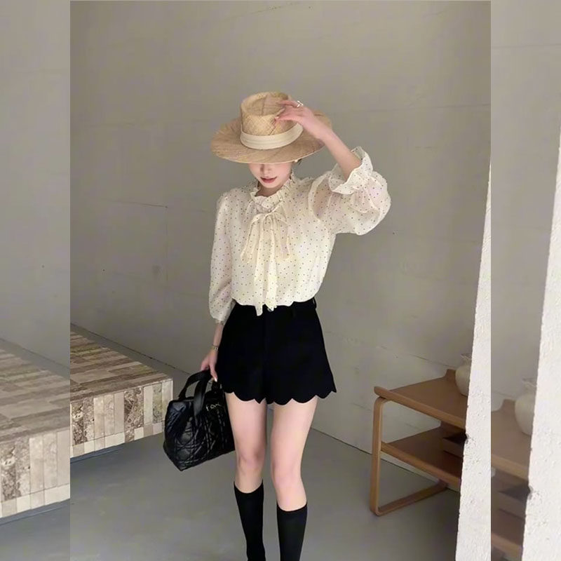 法式甜美风超火一整套2026春季系带波点雪纺衬衫黑色短裤两件套女,淘宝优惠券,粉丝福利购,淘宝优惠卷