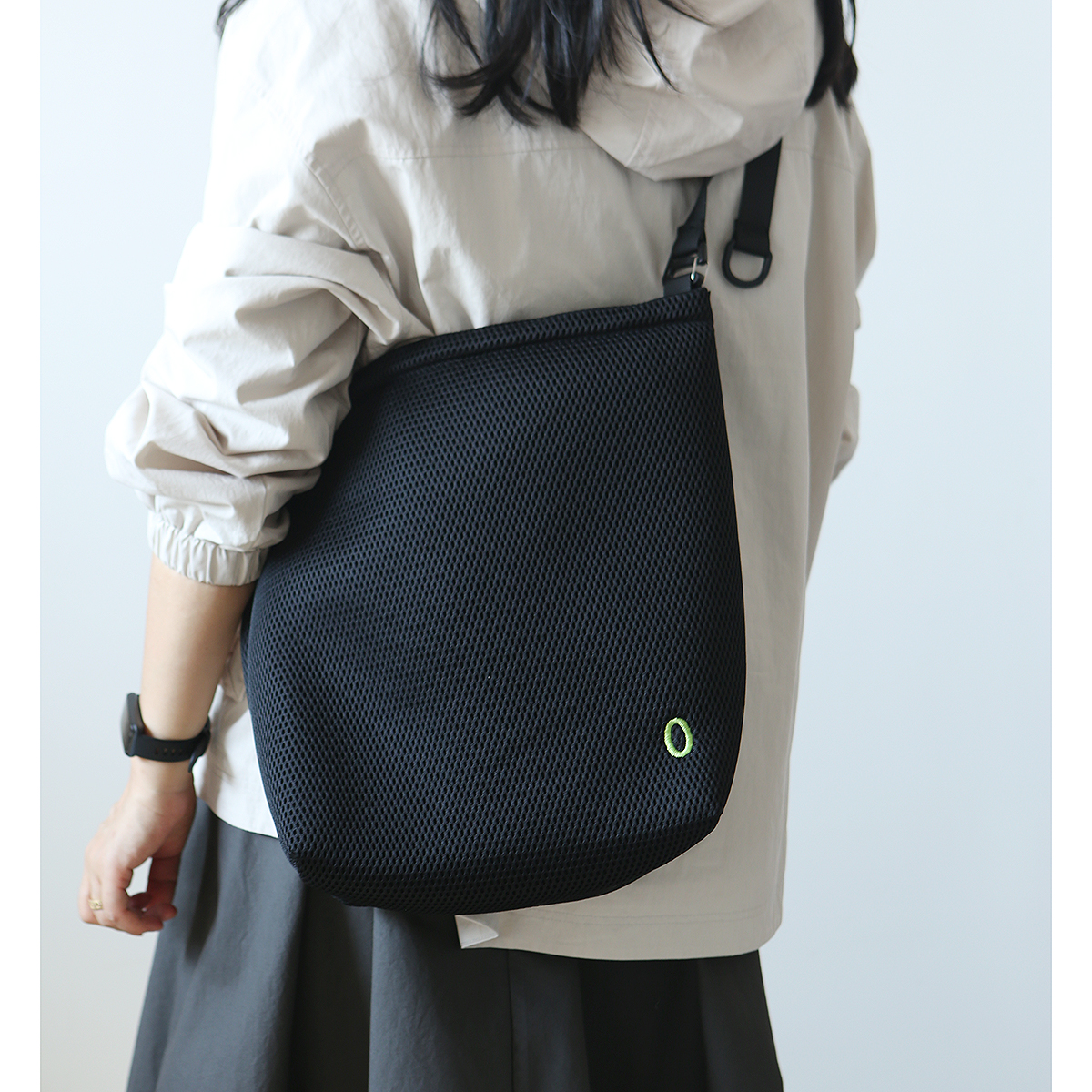 布谷森林女士单肩包休闲运动男女款日系网眼大容量水桶斜挎包B512 - 图1