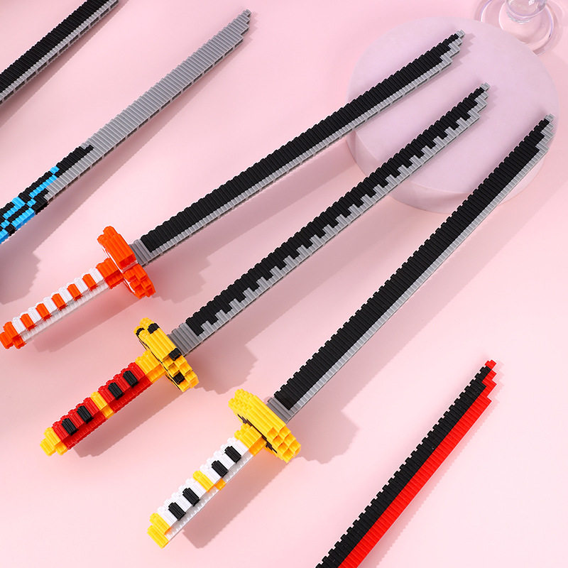 小微颗粒刀剑积木男孩系列拼装积木益智串联摆件儿童礼物拼图玩具,淘宝优惠券,粉丝福利购,淘宝优惠卷